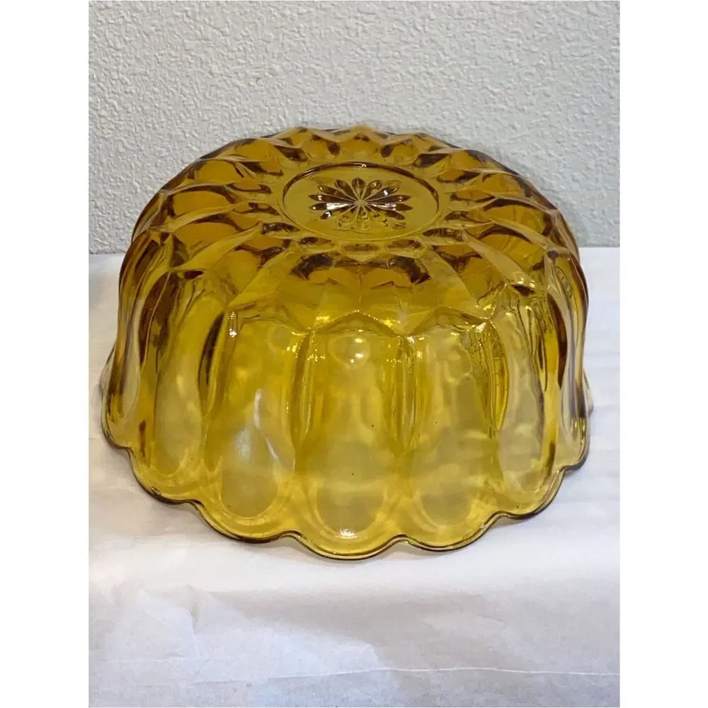 Amber Glass Scalloped Serving Bowl - Elegant Home Accent